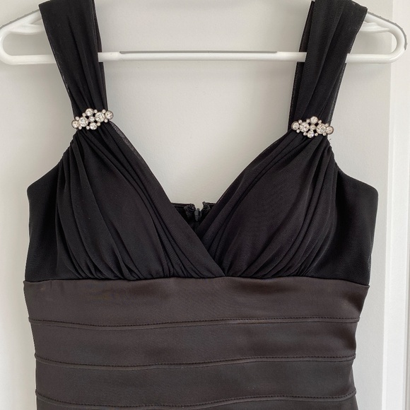 Escape Black Dress - Picture 3 of 5